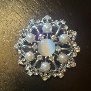 VTG Star Burst Silver Tone Brooch with Faux Moonstone Pearls and AB Stones
